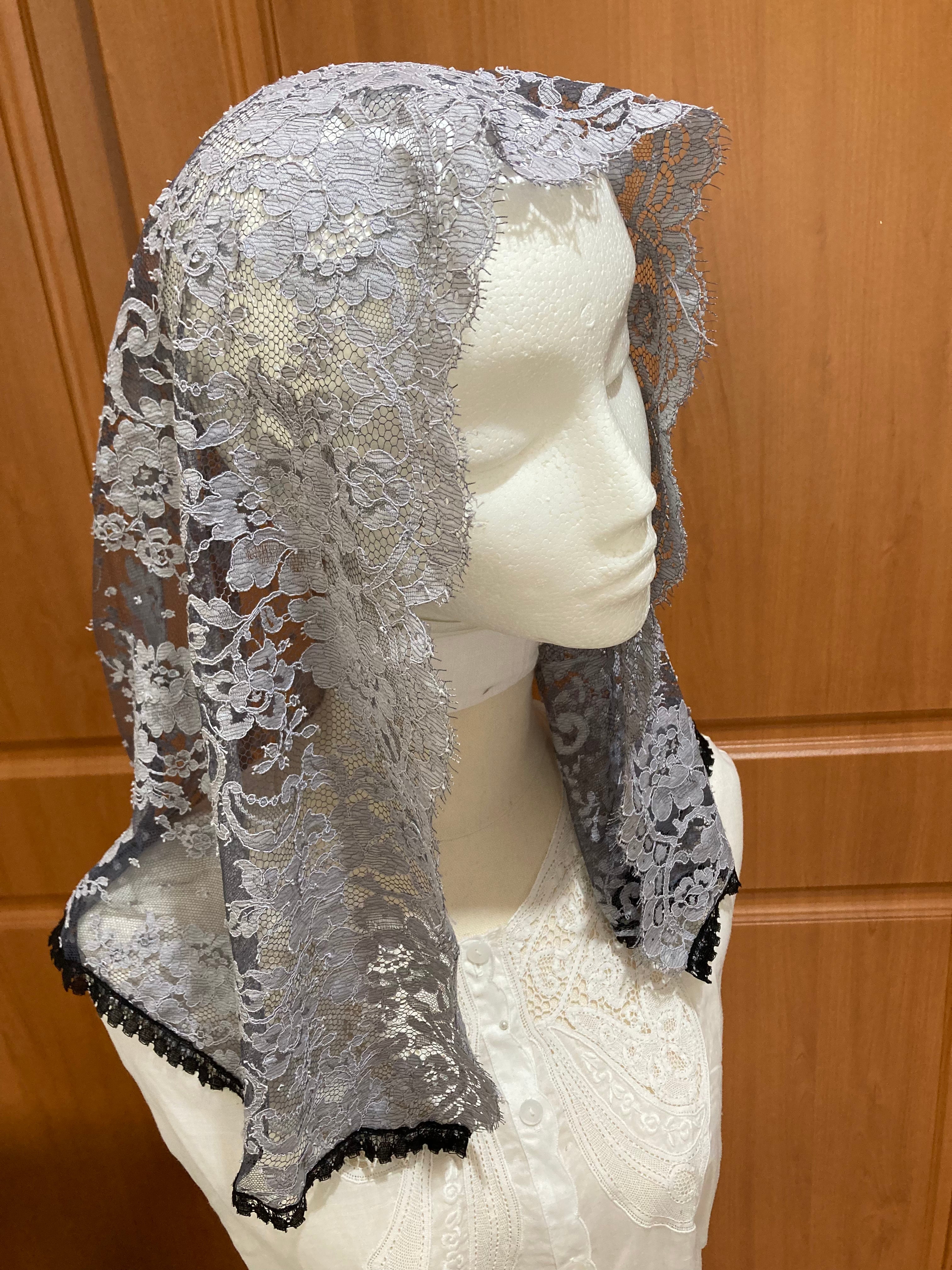 St Dymphma, veil