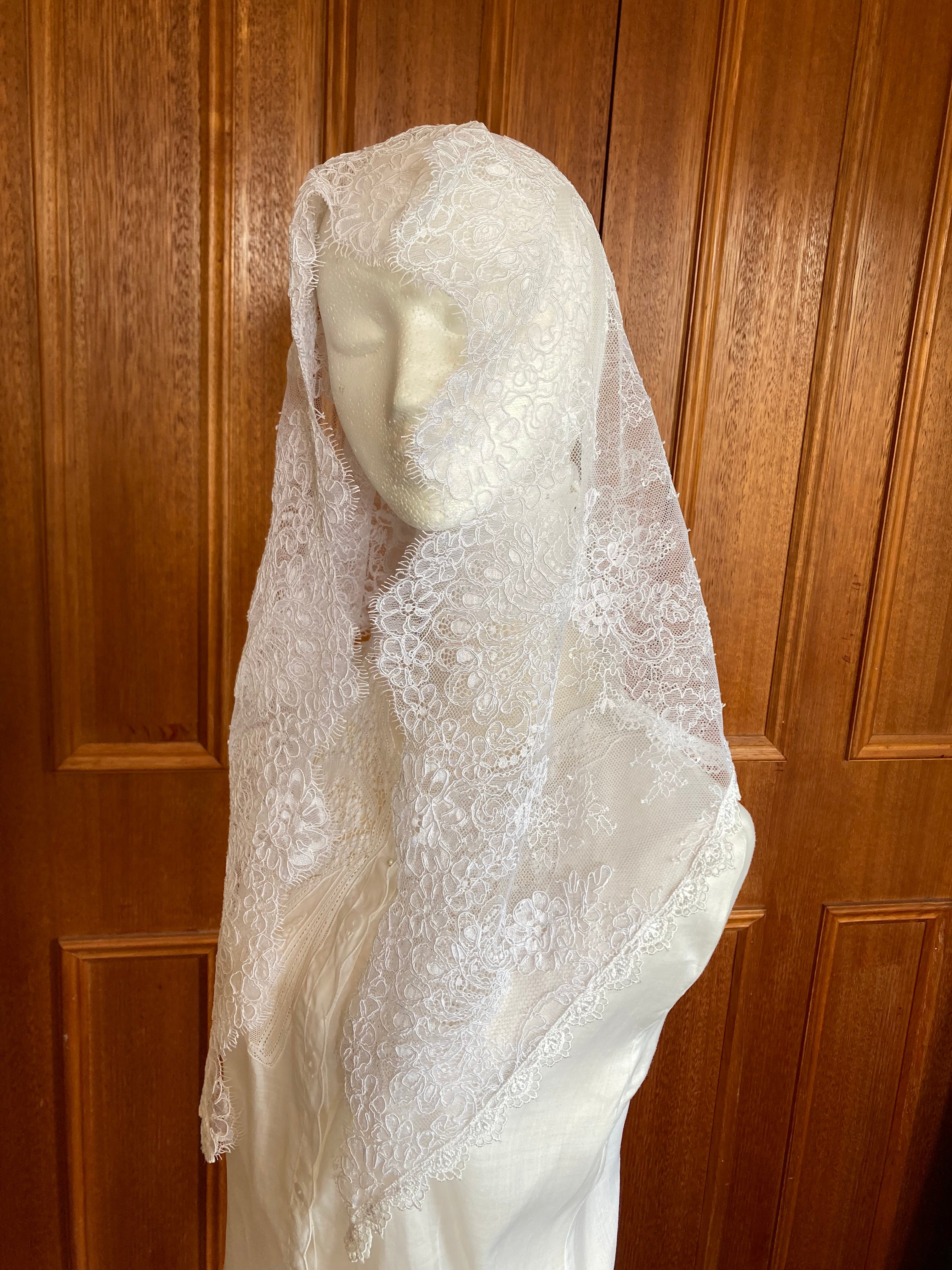 Annunciation veil